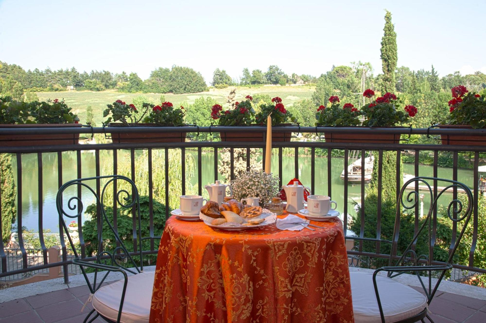 Hotel Villa Leri Monte Colombo Luaran gambar